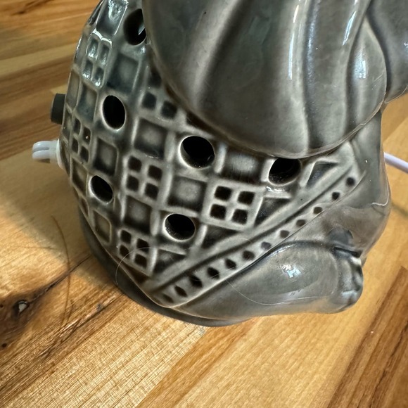 Gray Ceramic Elephant Figurine Night Light Small Bedroom Accent Lamp Zoo Bedroom - Picture 9 of 12